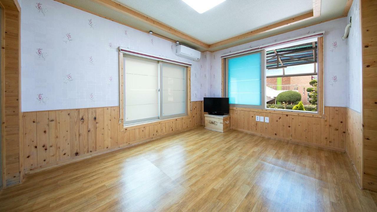 Samcheok Sol Beach Pension מראה חיצוני תמונה